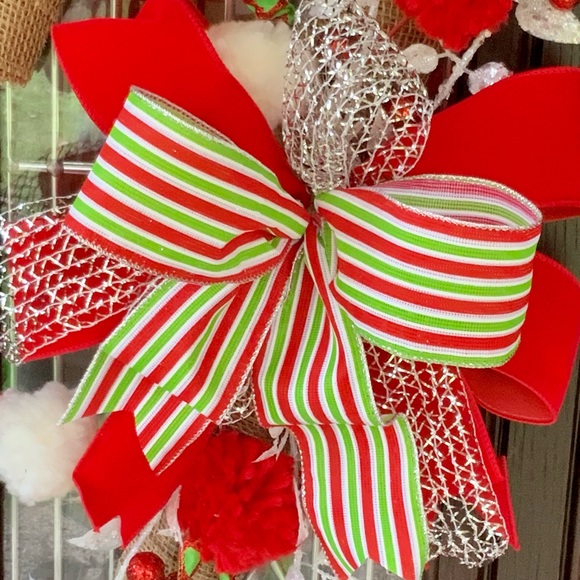 Candy Cane Wreath - Picture 3 of 8